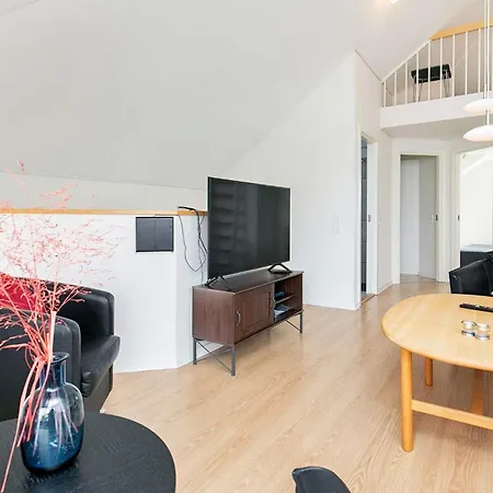 Appartamento 8 Person On A In *