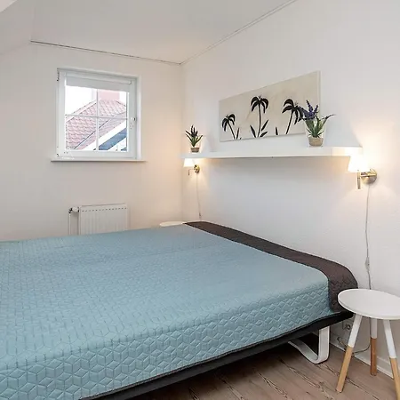 8 Person On A In Appartamento *